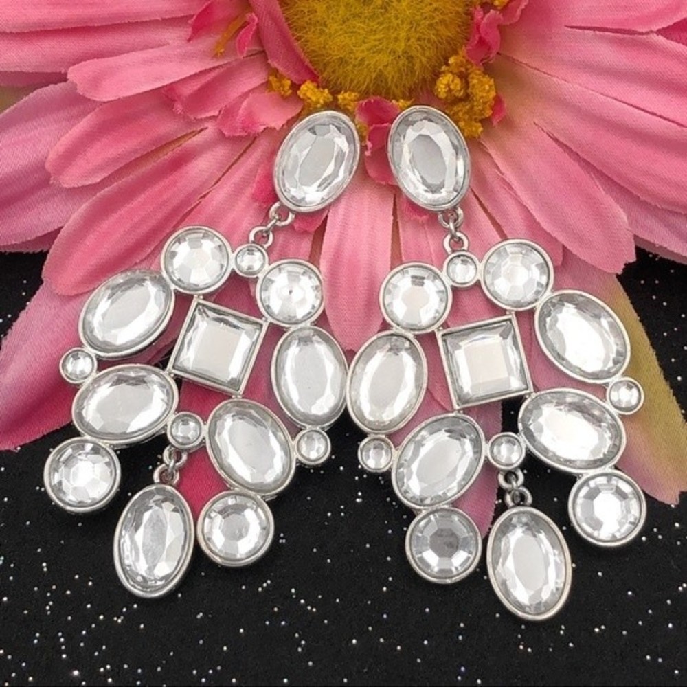 🌼 Large Clear Shape Cluster Post Earrings